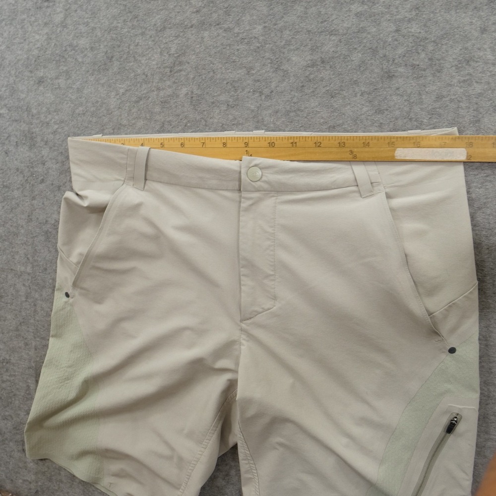 The North Face Shorts Mens 34 Beige Tan Technical Hiking Cargo Stretch Outdoors - Picture 8 of 12